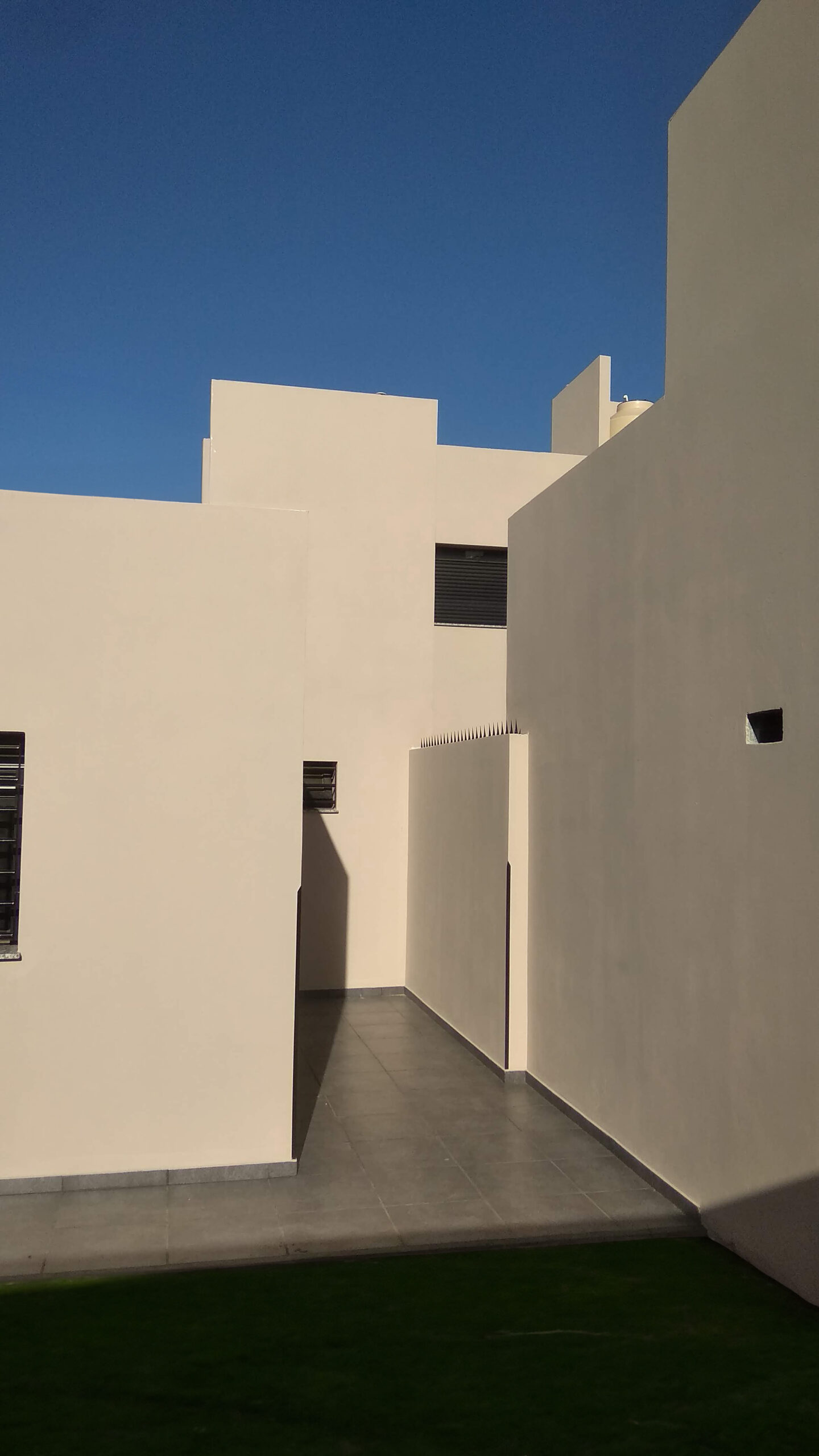 obra barrera de arquitecto Gustavo González